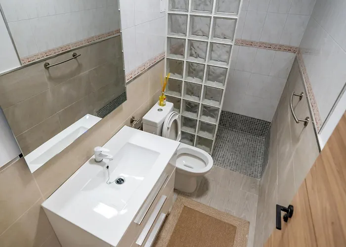 Гостевой дом Casa Julio - Coastal Retreat - 3 Min From