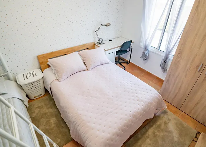 Casa Julio - Coastal Retreat - 3 Min From 4* Alcalá la Real