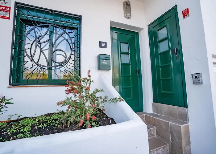 Casa Julio - Coastal Retreat - 3 Min From Alcalá